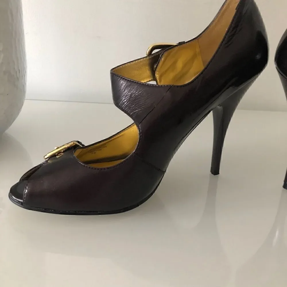 NWOT Guess Heels